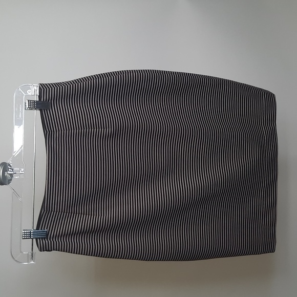 Ann Taylor Tan & Black Striped Pencil Skirt, Size 4P - Picture 5 of 5